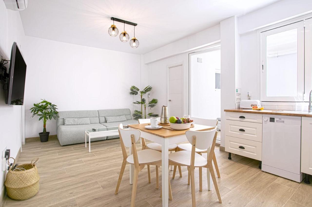 Precioso Apartamento Con Patio Málaga Exteriör bild