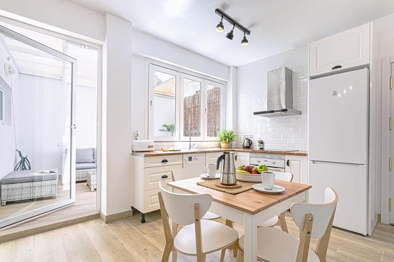 Precioso Apartamento Con Patio Málaga Exteriör bild